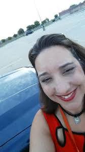 Melinda Hahn's Instagram, Twitter & Facebook