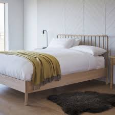 A spacious center console layout maximizes every inch of its nimble size while ensuring a soft, smooth ride. Montauk Super King Oak Bed Frame Modern Oak Bedroom Furniture