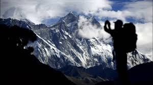 Colorado man dies after climbing to the top of Mount Everest