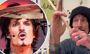 Mötley Crüe drummer Tommy Lee reveals he underwent hand surgery for carpel  tunnel: 'I have my life back and my money makers'