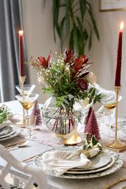 If you're sitting down for a family dinner or a casual dinner date, add a few extra touches to celebrate the gathering. My 2018 Christmas Dinner Table Setting Swoon Worthy