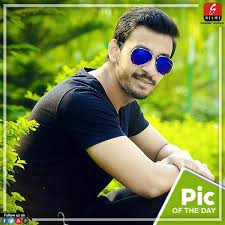 Ankit Roy (@ak_rockzz)