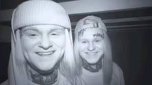 Everyone gave me a beautiful smile. I love Twin Paranormal.❤️👻❤️ ttwin  paranormal fan group