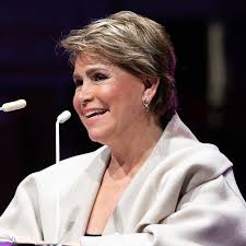 Grand Duchess Maria Teresa attends Cancer Foundation's 30th anniversary —  UFO No More