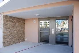 Portes Et Chassis De La Gamme Residence Cibox Porte Entree Immeuble Acier Immeuble Portes Logements Collectifs