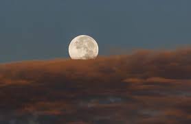 Regardez ici les phases lunaires de cette année et de l'année prochaine.regardez aussi calendrier lunaire 2021 et phase lunaire actuelle. Pleine Lune Du 27 Fevrier 2021 Quel Sera Son Impact Sur Notre Quotidien Selon Notre Signe Astrologique Grazia