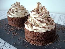 Un Grand Classique De La Patisserie Francaise Revisite Avec Un Biscuit Joconde Au Cacao Un Cremeux Au Chocolat Et Recette Chocolat Recette Dessert Patisserie
