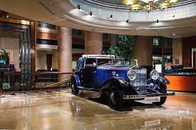 Sultan johor dan tmj memang terkenal dengan koleksi kereta yang exotic, uniq, rare dan mewah. Classic Cars Malaysia Koleksi Kereta Klasik Sultan Johor Meriahkan Fullerton Concours D Elegance