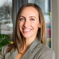 Lindsay Muench's Instagram, Twitter & Facebook