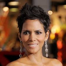 Halle berry shaved a gorgeous flower into the back of her hair. Short Hairstyling Tips How To Style Hair Like Halle Berry Popsugar Beauty