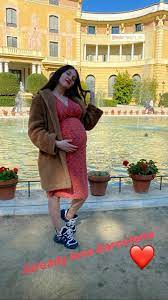 Tienen un hijo juntos y esperan un segundo hijo en 2021. Footballers Wags Kids Already Love Barcelona Anne Laure Braithwaite