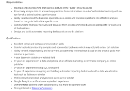 difference between data analyst vs