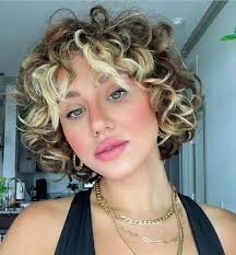 Sarah Ellinger (sarahellinger)