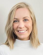 Deanna Hunt's Instagram, Twitter & Facebook