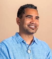 Root Division is overjoyed to announce our new Executive Director, Demetri  Broxton (@dbroxtonstudio), who was previously the Senior Director of  Education at the Museum of African Diaspora (MoAD) from 2016 to 2024.