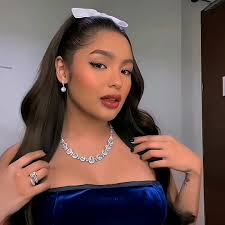 For me they are the best actress of the year, especially Xyriel Manabat,  mapabida man o kontrabida, Francine knows how to express her emotion and  Andrea fit all the roles given to her. Nandyan pa sana ...