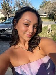 Kim Rollo's Instagram, Twitter & Facebook