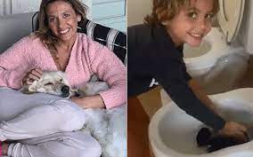 Luisa mell was born on september 19, 1978 in são paulo, são paulo, brazil as marina zatz de camargo. Luisa Mell Mostra Filho Lavando As Maos No Bide Ou A Gente Brinca Ou Pira Quem Quem News