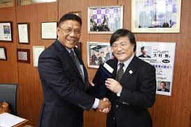 Png fei mun, chua su san, eunice liu lee chih. Honourable Datuk Borhan Dolah Director General Of Public Service Department From Malaysia Paid A Courtesy Visit On President Shimada University Of Yamanashi