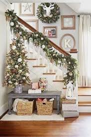 Small Entryways 29 Small Foyer Decor Ideas For Tiny Foyers Decluttering Your Life Christmas Foyer Decor Christmas Foyer Christmas Decor Diy