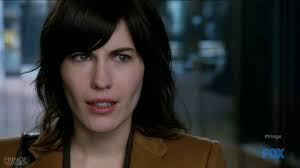 Fringemanía: 11.4. "Making angels" o como Alt-Astrid cruza a nuestro mundo  y el caso del hombre que mataba a la gente para salvarles de su negro futuro