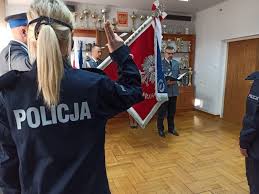 Policjanci z komendy wojewódzkiej w katowicach wpadli na trop grupy zmuszającej obywateli polski do niewolniczej pracy. Slubowanie Nowych Policjantow W Katowickiej Komendzie Wiadomosci Komenda Miejska Policji W Katowicach