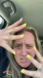 🤦🏼‍♀️😂 #christinessnaps #HELLO #imbusyrightnow