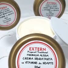 Le marche di creme solari viso consigliate dai dermatologi in farmacia. Farmacia Alissa Bukarest Romania Pharmacy Drugstore Shopping Retail Facebook
