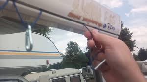 Sonnenschutz bezeichnet den schutz von personen, tieren, empfindlichen gegenständen und räumen vor übermäßiger sonneneinstrahlung und deren unerwünschten nebenwirkungen wie sonnenbrand auf der menschlichen haut und die entstehung von hautkrebs. So Wird Markise Und Kederleiste Zur Camper Pinnwand Camperleben Net