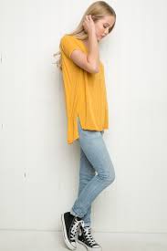 Black And Yellow Converse Shirt Milan Top Just In Clothes Casual Outfits Casual Wardrobe