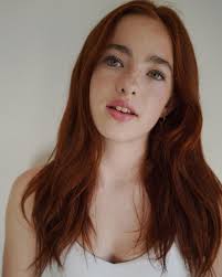 Theresa Holden's Instagram, Twitter & Facebook