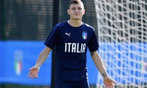 Nicolò barella nasce a cagliari nel quartiere pirri, sotto il segno dell'acquario da suo padre (luca barella, rappresentante di elettrodomestici) e sua madre, che gli regalano anche una sorella più piccola di quattro anni di nome martina barella. Tensione Per Barella La Posizione Dell Inter Primapagina Calciomercato Com