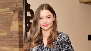 Socially inept miranda always gets into awkward situations; Miranda Kerr Verrat Ihre Home Spa Routine Gala De