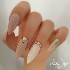 32 Eye Catching Nail Design Ideas Perfect For Four Season With Images Modele Manichiură Idei Unghii Design Unghii