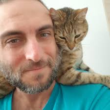 Funny story: Some years ago, I met Jonathan Frakes 3 times at my local  (Yamhill Pub in Portland, OR; if ya know, ya know), when he was in town  directing Leverage. Nice