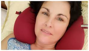 Σύμφωνα με τον ίδιο κάθε ελπίδα χάθηκε για τη σύζυγό του γλυκερία μανουσάκη καθώς το χειρουργείο στο οποίο υπεβλήθη το βράδυ της. Ti Leei H 48xronh Gia Th Maxh Poy Edwse Meta Ton Emboliasmo Ths Me Johnson Johnson Notia Gr