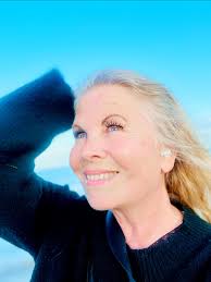 Ibland hamnar man på platser man minns lite extra… Här hann vi få njuta av  hav lugn och skönt häng och toppa med kul gig! Många mil dock … Ha en 💜