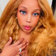 UFO in interdimensional portal. 🛸