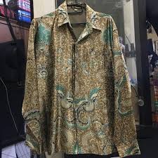 Kain batik megamendung semisutra warna merah; Batik Semi Sutra Fesyen Pria Pakaian Di Carousell