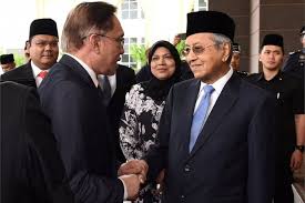 Perdana menteri malaysia) is the head of government of malaysia. Malaysia S Political Drama Is Worthy Of Shakespeare Bbc News