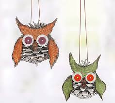 Aujourd'hui je vais vous proposer plusieurs modèles réalisés avec des pommes de pin. Idee Creative Hibou En Pomme De Pin Avec Toile De Jute Boutique En Ligne Buttinette Buttinette Loisirs Creatifs