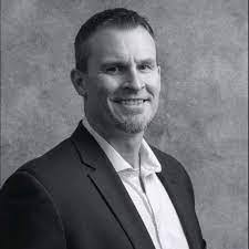 Adam Urich's Instagram, Twitter & Facebook