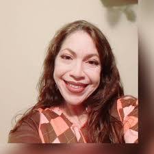 Elsa Valentin's Instagram, Twitter & Facebook