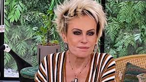 A apresentadora exibiu a foto sendo imunizada, em são paulo. Vusjwpvi Ta6xm