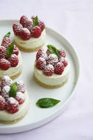 Biscuit A L Huile D Olive Mousse Basilic Chocolat Blanc Et Framboises That S Amore Patisserie Recette Dessert Gateaux Et Desserts