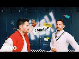 outro mau y ricky ella tiene veintidós pero parece que es mayor que yo el colegio no lo terminó pero de mi cama se graduó. Cual Es La Estatura De Mau Y Ricky Fecha De Nacimiento Y Signo Zodiacal Sonica