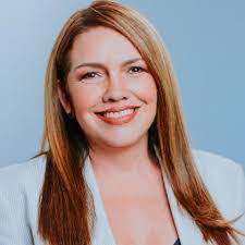 Kristine Brackett's Instagram, Twitter & Facebook