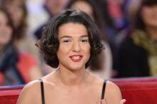 Promouvant son quatrième album studio sobrement baptisé &, julien doré s'est retrouvé à devoir choisir entre le thé ou le café, ce samedi j'ai beaucoup de mal avec un espèce de cercle un peu classique dans lesquels les couples se mettent parfois. de plus le chanteur de 34 ans a confié de ne. Je N Etais Pas A La Hauteur Les Regrets De Julien Dore Concernant Ses Dernieres Histoires D Amour Gala