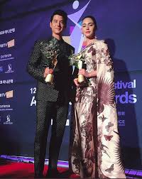 Davika hoorne is a thai actress and model who shot up to fame after playing various roles in films like heart attack and suddenly twenty. Diharapkan Fans Berjodoh 10 Foto Keakraban Mario Maurer Dan Davika Hoorne