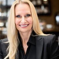 Heather Lowman's Instagram, Twitter & Facebook